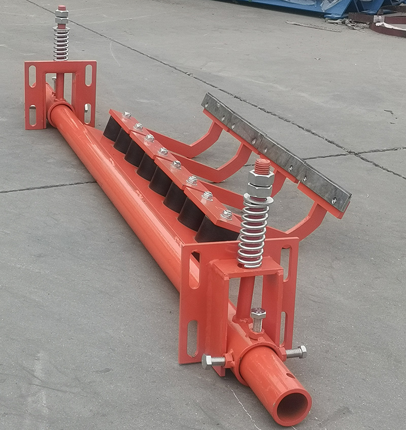 皮帶機(jī)清掃器有什么作用呢？皮帶輸送機(jī)必須安裝清掃器嗎